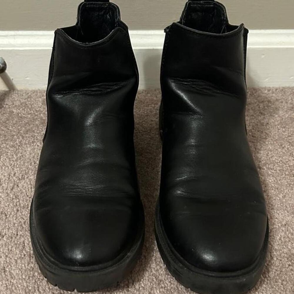Black leather boots size us